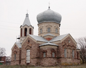 Священник київського патріархату обіцяє спалити себе за відібраний храм