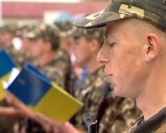 Україні вистачить і маленької армії - Азаров