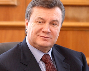 Янукович запросив на корт журналістів і натякнув, що їх не пропустить охорона