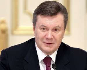 Янукович в прямом эфире ответил на 38 вопросов 