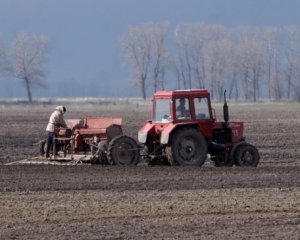 Україна готова до весняно-польових робіт - Азаров