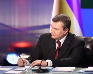 Янукович звільнив заступників Клюєва і Табачника