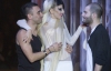Леди Гага дебютировала на парижском подиуме с сигаретой в зубах