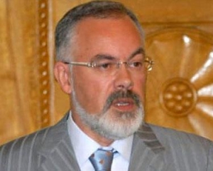 Табачник призвал оппозицию прекратить его преследовать