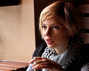 Карпа висміяла директора видавництва, який "наїзжає" на Шкляра і друкує Табачника