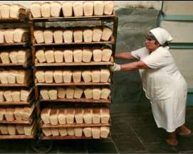 Нестачу хліба на Луганщині місцева влада назвала &quot;тимчасовими труднощами&quot;