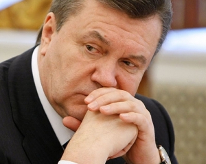 Украинцы считают, что негативный Янукович идет не туда - опрос