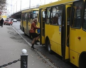 В Ровно чиновник объявил войну частным маршрутчикам