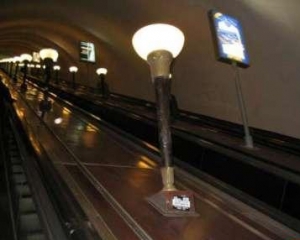 В Киеве в метро женщину убило током