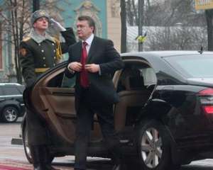 Как Янукович ездит с работы домой