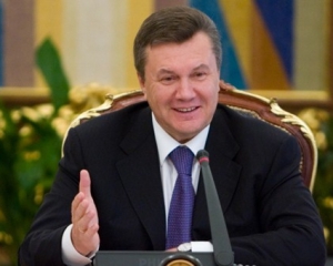 Янукович поздравил &quot;Динамо&quot; с выходом в четвертьфинал Лиги Европы