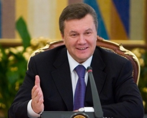 Янукович поздравил "Динамо" с выходом в четвертьфинал Лиги Европы