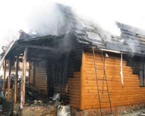 В Донецкой области двое детей заживо сгорели в частном доме