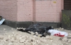 В Киеве отколотой стеной убило молодого парня