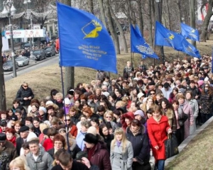 В БЮТ рассказали, как Азаров обманул педагогов