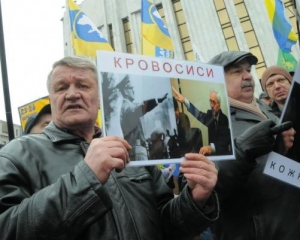 Автомайдан дав Януковичу місяць на відставку Азарова