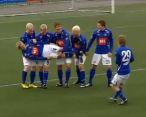 Исландских футболистов дважды приглашали на немецкое шоу