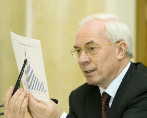 Азаров "повесил" зарплатные долги на Тигипко