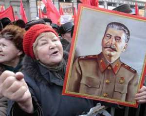 Майже половина росіян продовжують позитивно оцінювати роль Сталіна