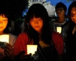 Тернополяне почтили погибших в Япония 200 бумажными журавлями