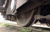 На Хмельниччине поезд налетел на бригаду монтеров, погиб человек