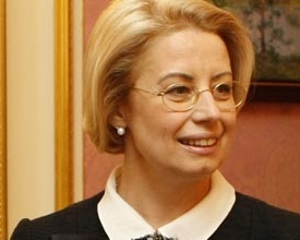 З вертолітного майданчика Януковича літатимуть за хворими