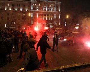 Фаны &quot;Спартака&quot; и ЦСКА жестоко подрались между собой