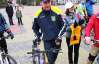 Мэр Тернополя ездил на велосипеде дочери со спущенными колесами