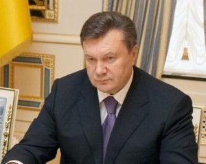Янукович требует от Цымбалюка украденные деньги