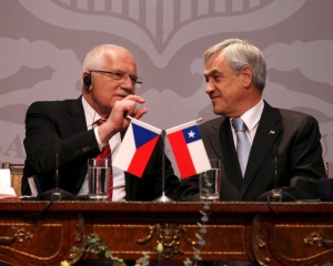 Президент Чехии украл протокольную ручку в Чили