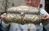Мощи из Ватикана привезли в серебряном ларце 