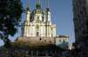 Азаров передал Лавре миллионы, предназначенные на ремонт Андреевской церкви