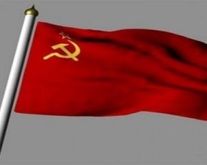 Рада не приймала закон про вивішування червоних прапорів на День Перемоги