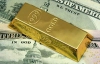 Инвесторы стали больше доверять золоту, чем доллару - эксперт