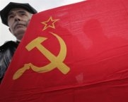  Депутаты Прикарпатья хотят провести сессию на крыше, чтобы помешать вывешиванию &quot;красного флага&quot;
