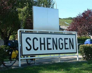 Через наплив мігрантів Франція хоче змінити правила Шенгенської зони