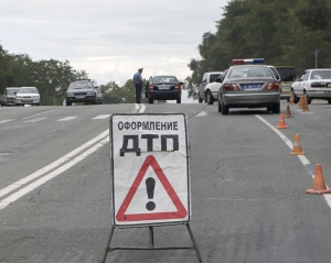 В Николаеве Mazda влетела в билборд - трое погибших