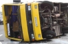 12 людей постраждали в результаті зіткнення автобуса і вантажівки