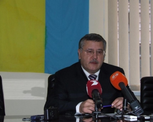 Гриценко о "харкьвоских соглашениях": "Янукович открыл супермаркет на Банковой"