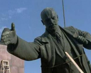 "Свобода" попросила проверить законность запорожского Ленина