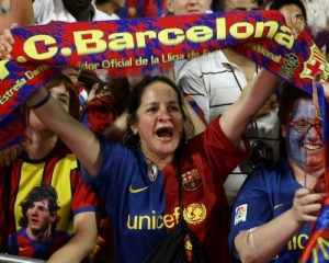 &quot;Барселона&quot; стала первым финалистом Лиги Чемпионов