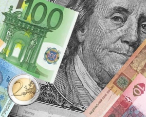 Євро в Україні трохи подешевшав, курс долара істотно не змінився