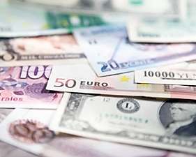 Евро на межбанке подорожал почти на копейку, доллар и рубль стабильные