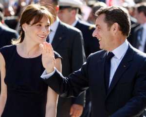 Карла Бруни родит Саркози двойню - СМИ
