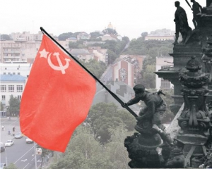 В Одессе возмущены решением вывешивать красные флаги