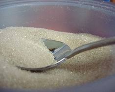 Снижения стоимости сахара стоит ожидать в сентябре - эксперт