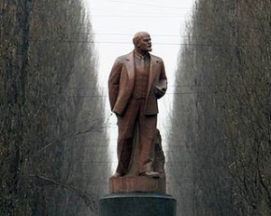 Памятник Ленину в Киеве могут передать в коммунальную собственность