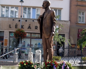 В Чехии русские туристы путают ее президента с Лениным и целуют ему ноги