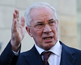 Азаров не виключає можливості заборонити партію Тягнибока