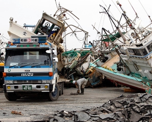 Более 15 тысяч японцев стали жертвами землетрясения и цунами